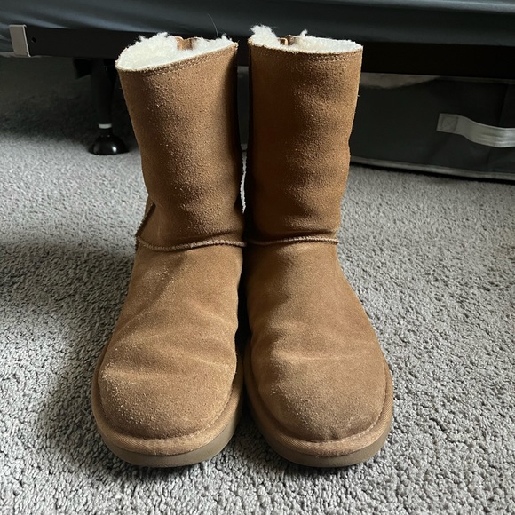 Ugg boots - Picture 2 of 6